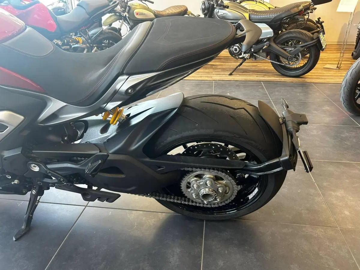 Ducati XDiavel V4 (2025 - 26) (8)
