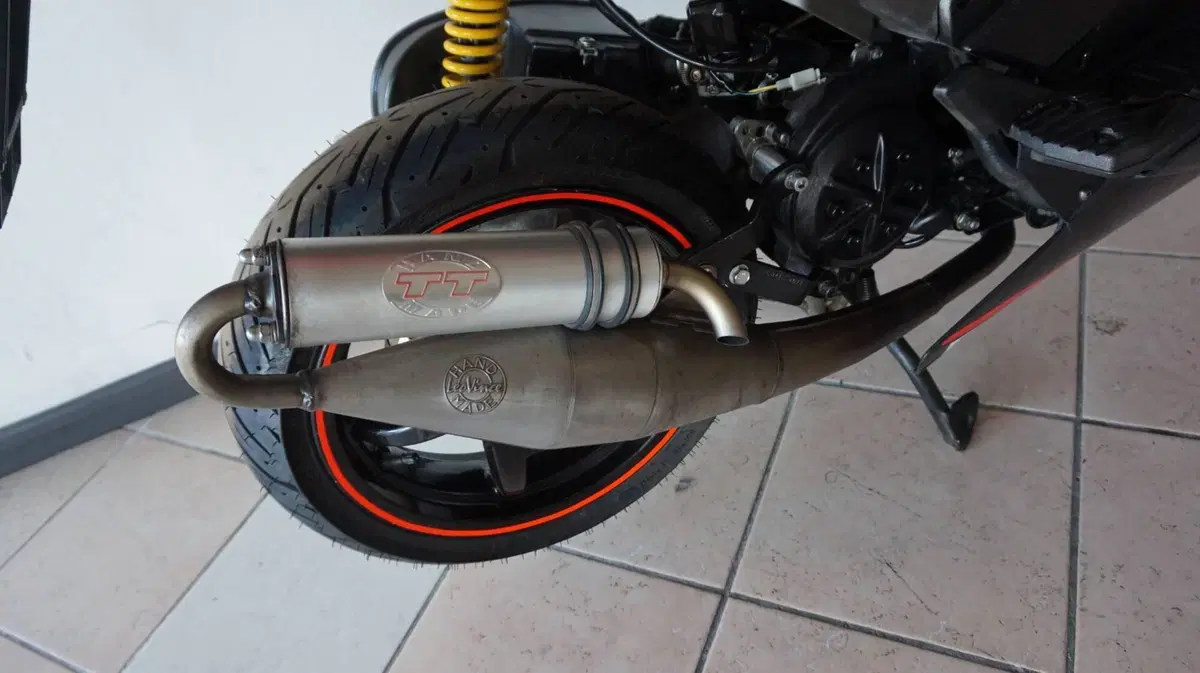 Aprilia SR 50 I.E. R Factory (2007 - 11) (7)