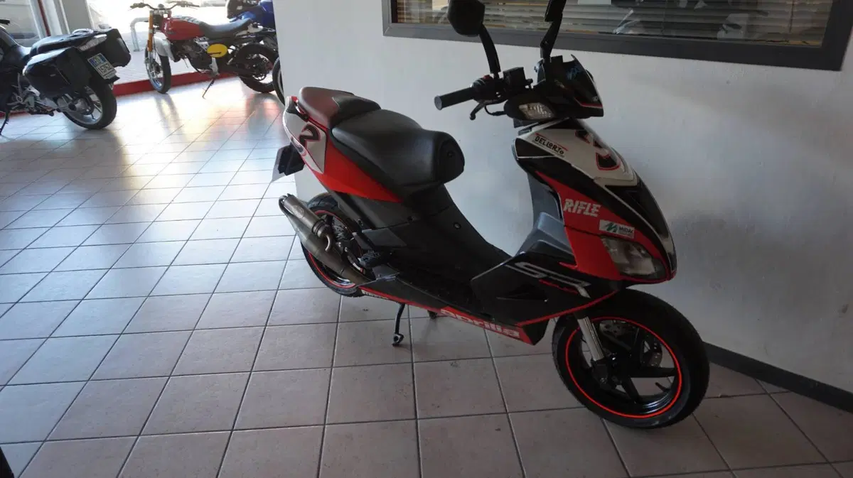 Aprilia SR 50 I.E. R Factory (2007 - 11) (4)