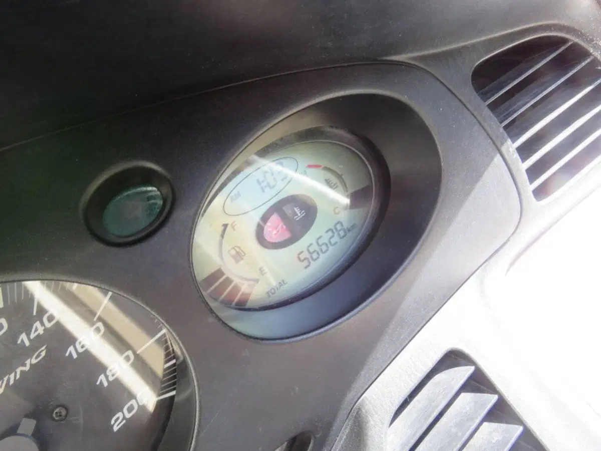 Honda Silver Wing 600 (2001 - 05) (6)