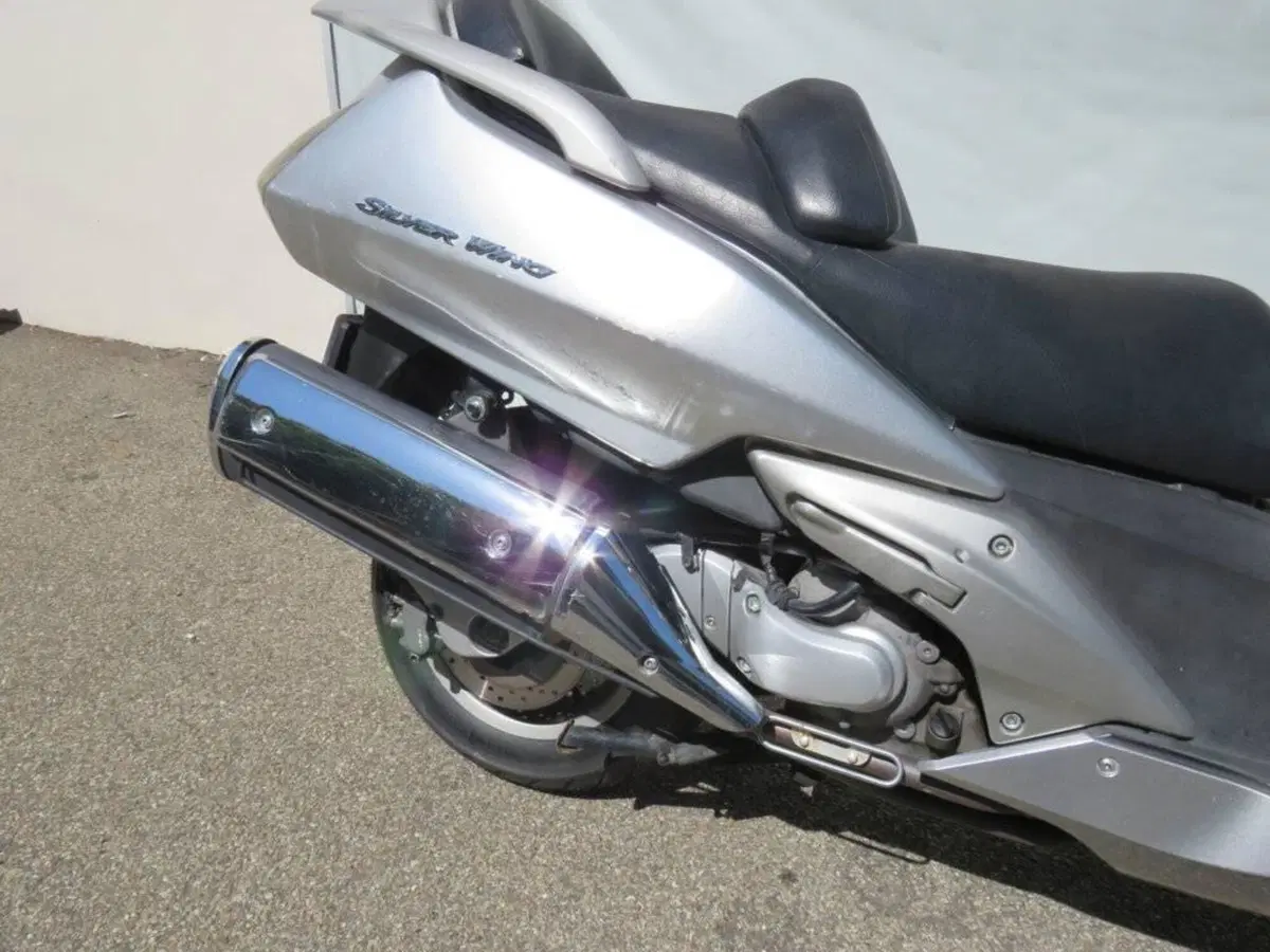 Honda Silver Wing 600 (2001 - 05) (10)