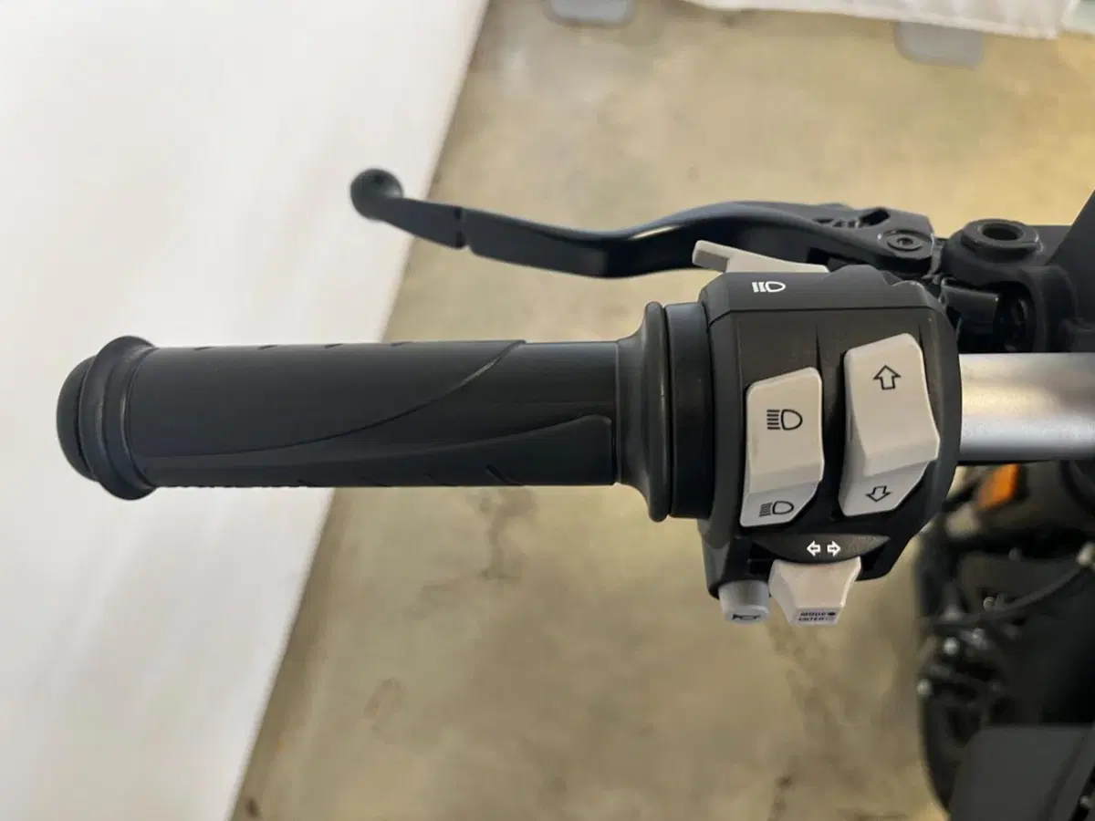 Ducati Scrambler 800 Icon Dark (2025 - 26) (12)