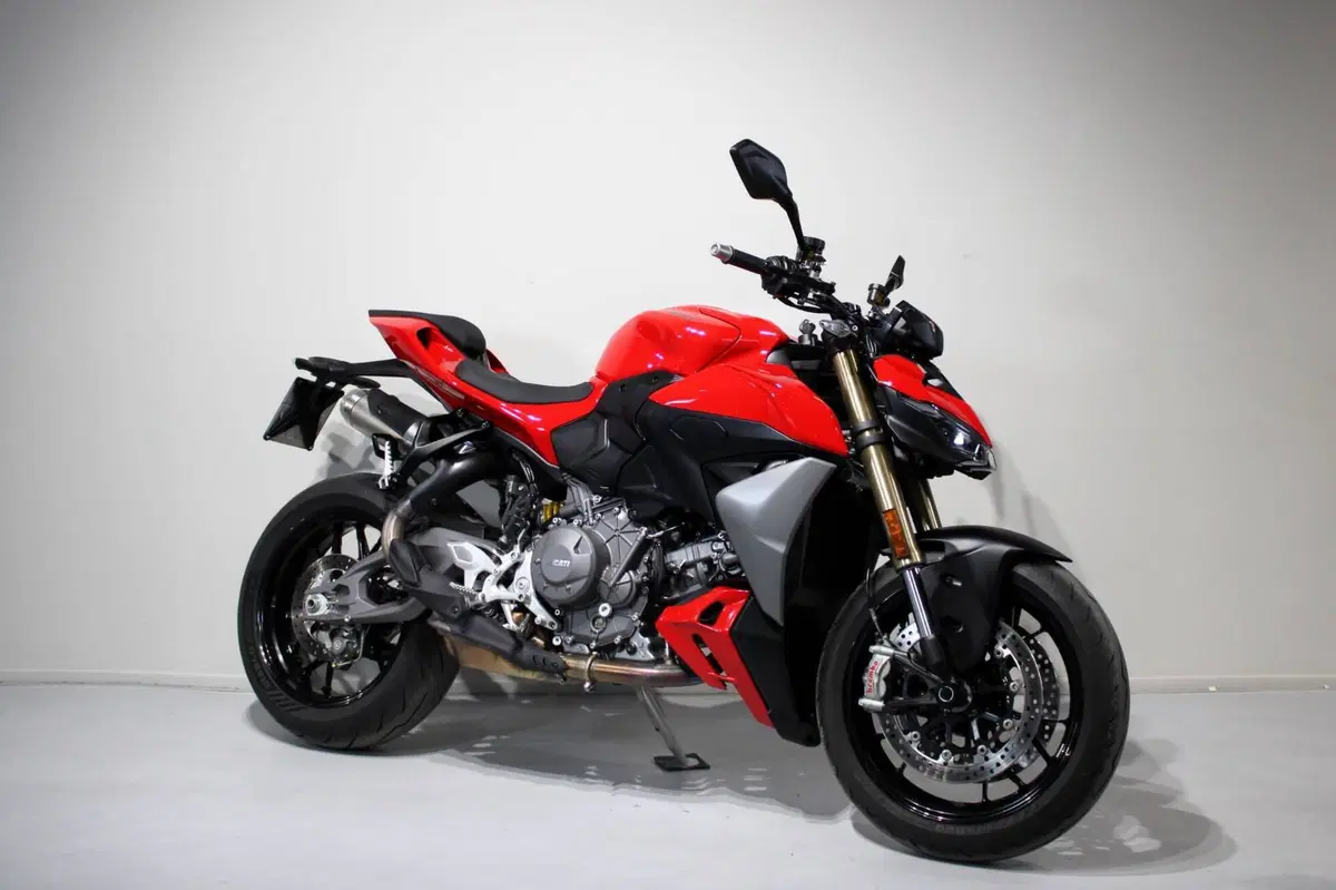 Ducati Streetfighter V2 (2025 - 26)