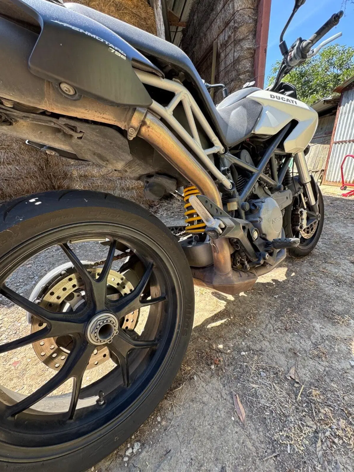 Ducati Hypermotard 796 (2012) (3)