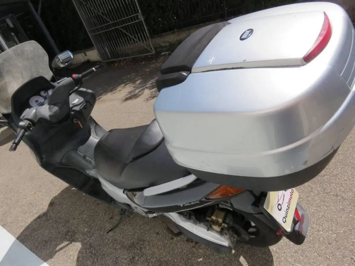 Yamaha T-Max 500 (2001 - 03) (4)