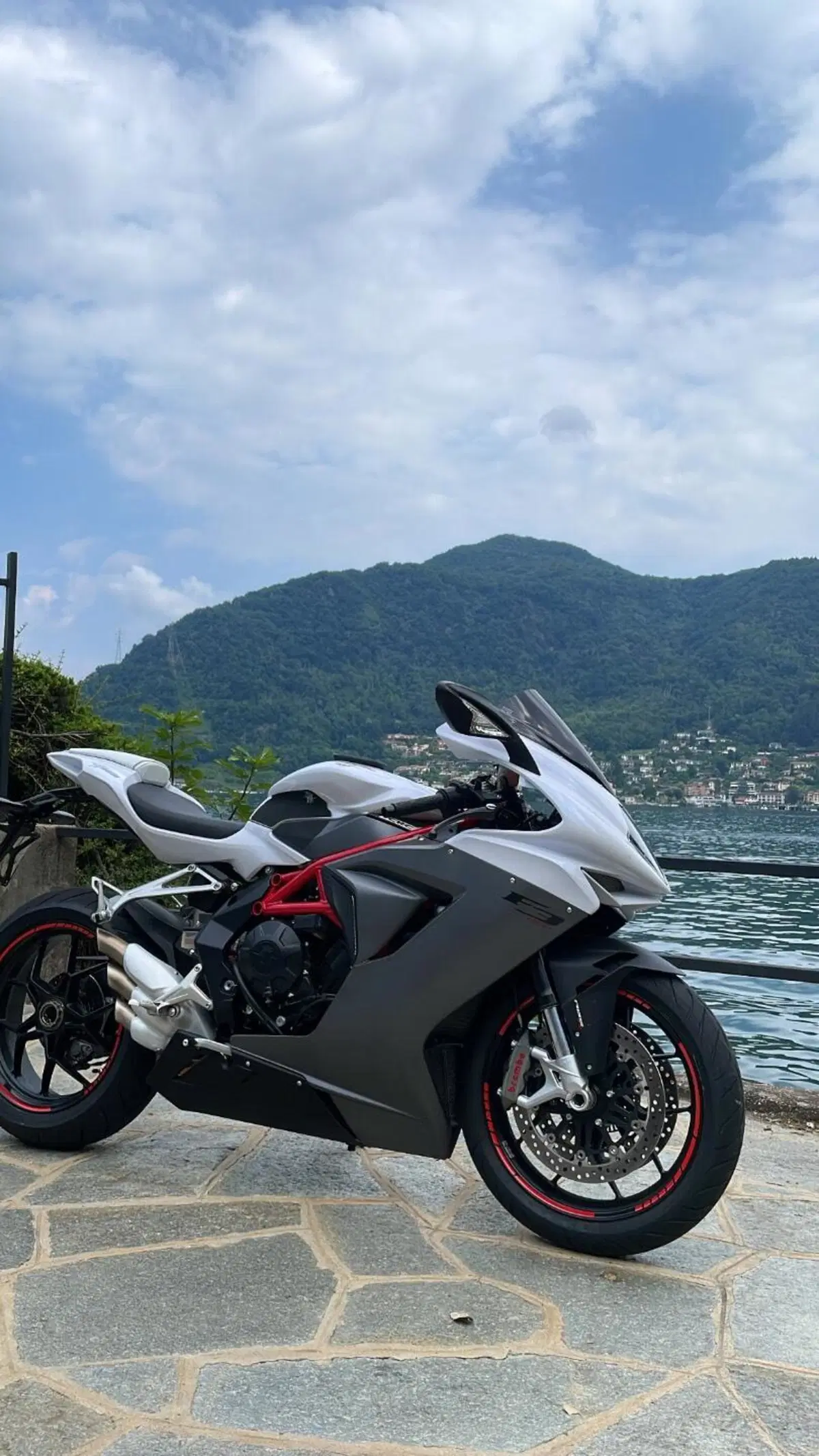 MV Agusta F3 800 EAS ABS (2013 - 17) (2)
