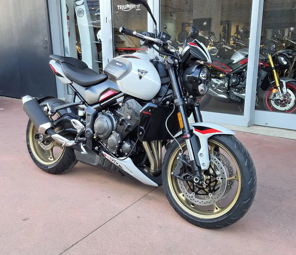 Triumph Trident 800 (2026)