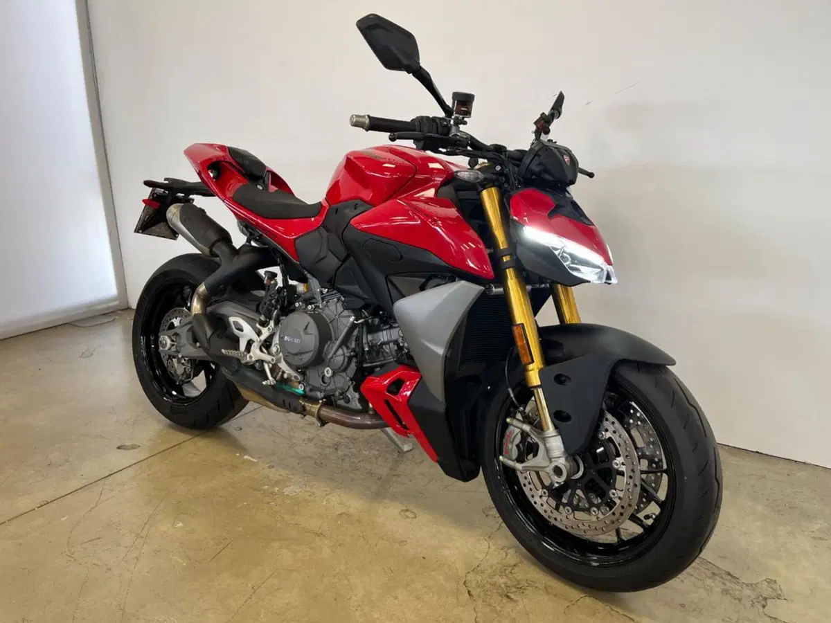 Ducati Streetfighter V2 S (2025 - 26) (2)