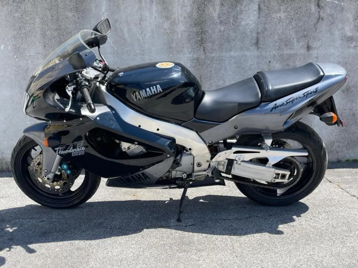 Yamaha Yzf Thunderace  (4)