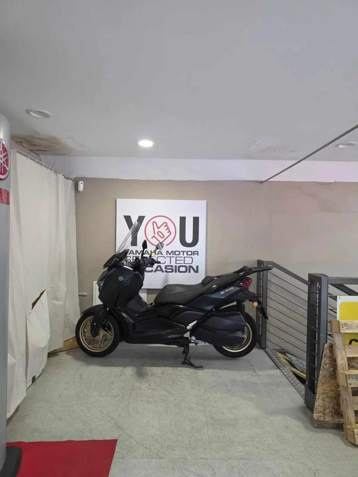 Yamaha X-Max 300 Tech Max (2021 - 24) (2)