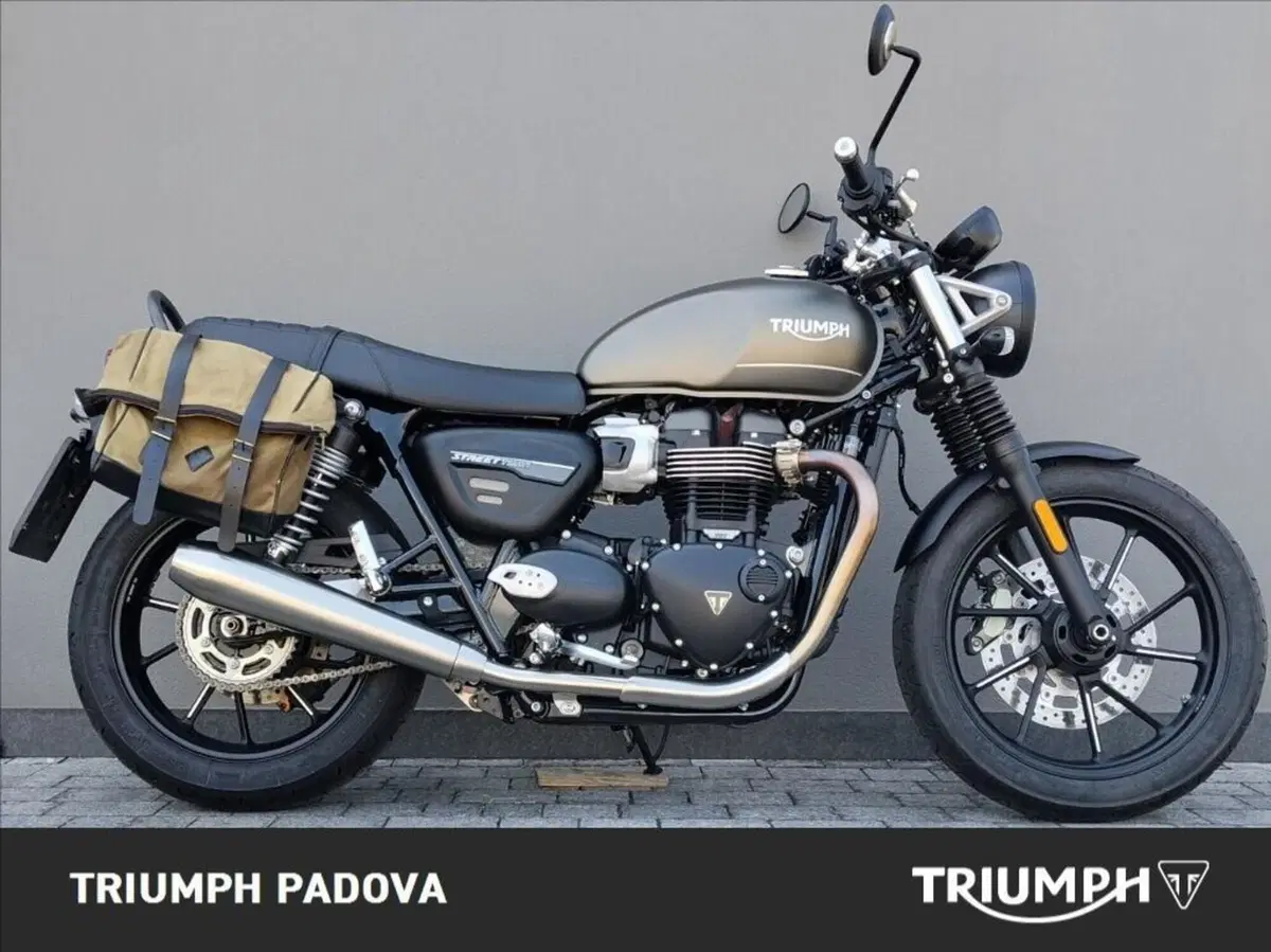 Triumph Street Twin 900 (2021 - 22)