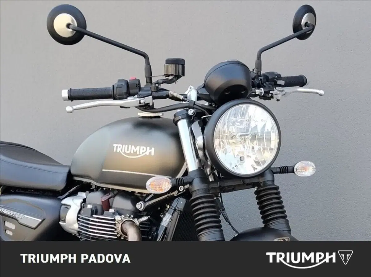 Triumph Street Twin 900 (2021 - 22) (5)