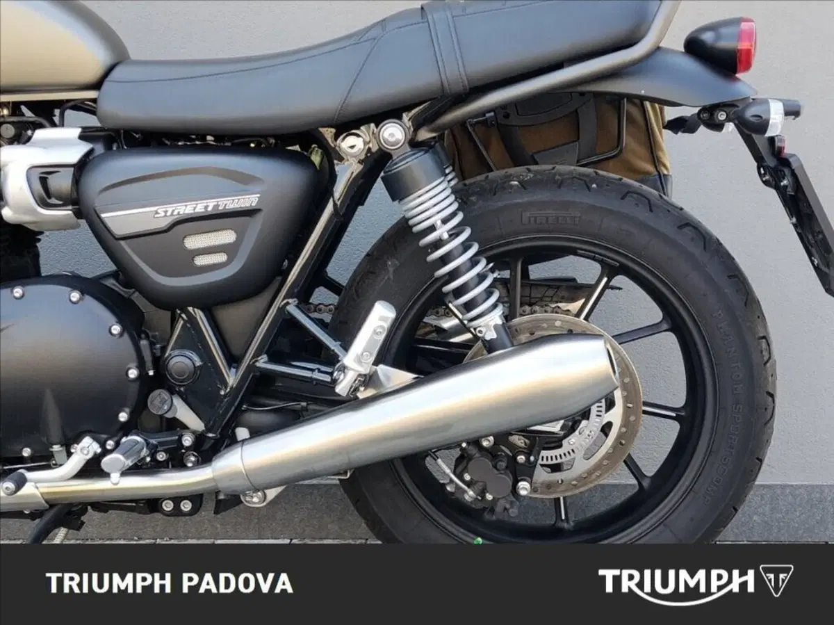 Triumph Street Twin 900 (2021 - 22) (7)