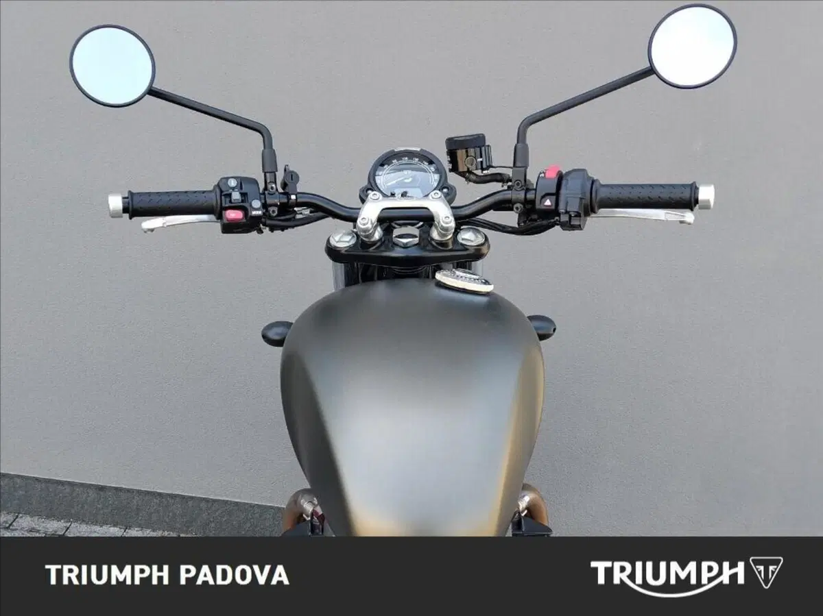 Triumph Street Twin 900 (2021 - 22) (11)