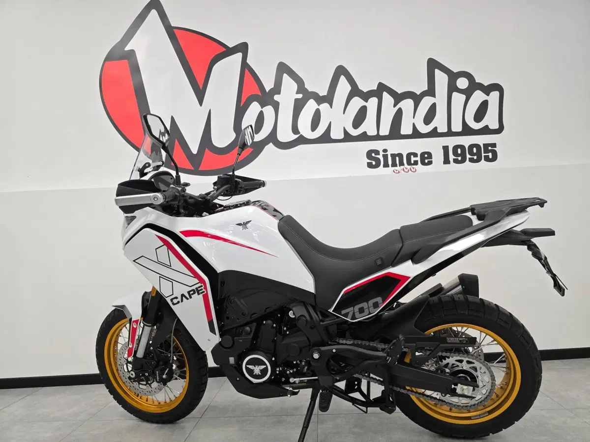Moto Morini X-Cape 700 Gold Edition (2025 - 26) (3)