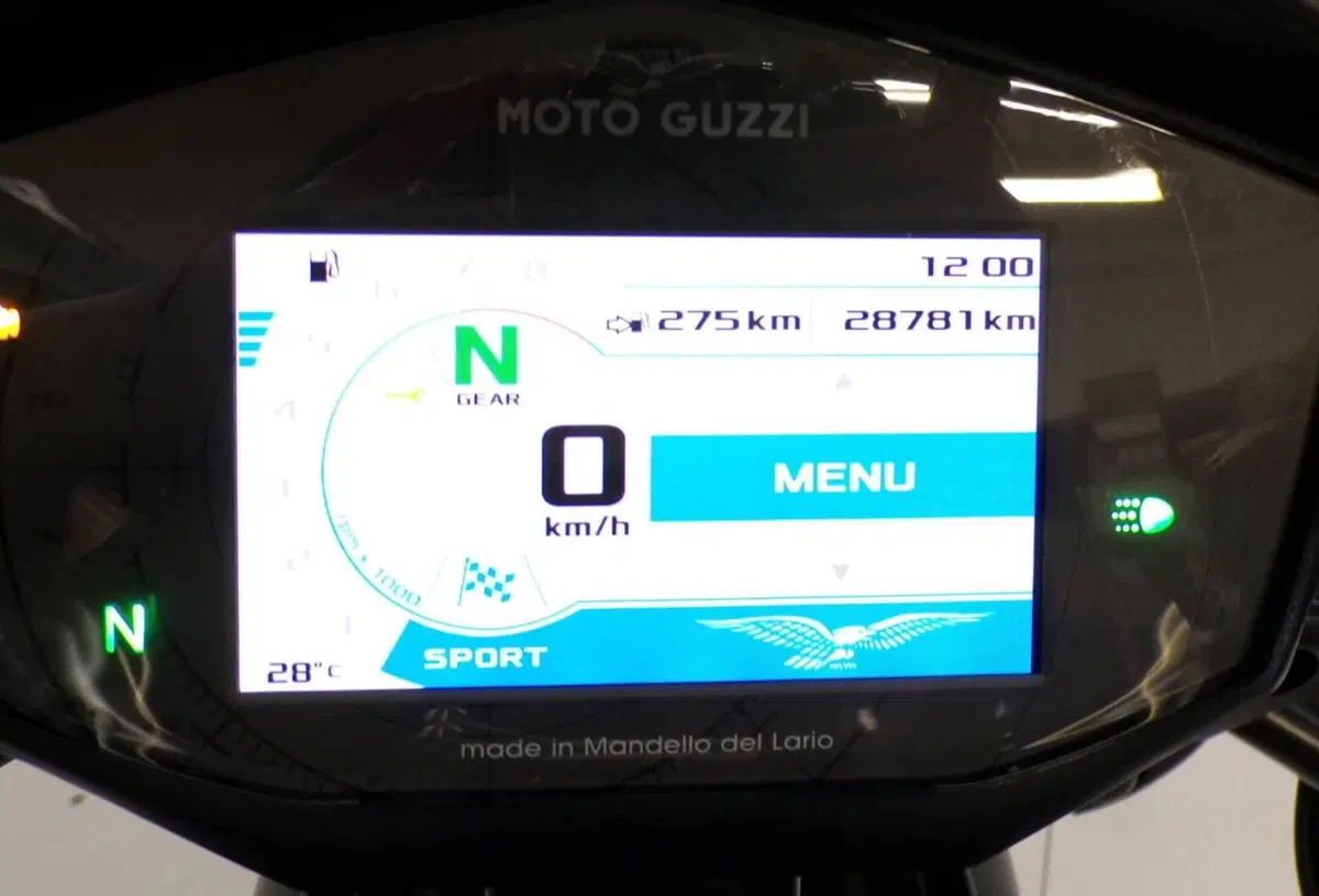 Moto Guzzi V85 TT (2021 - 23) (13)