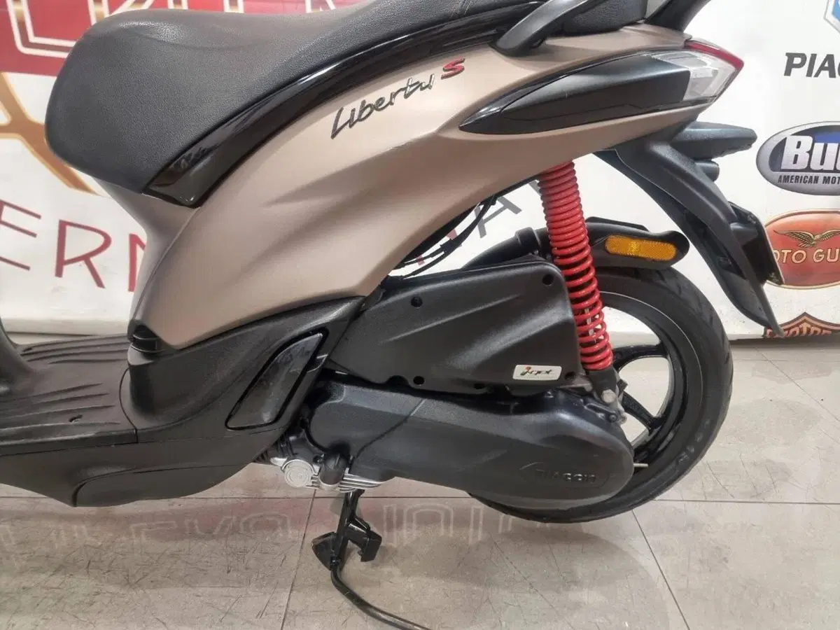 Piaggio Liberty 50 3V (2021 - 24) (8)