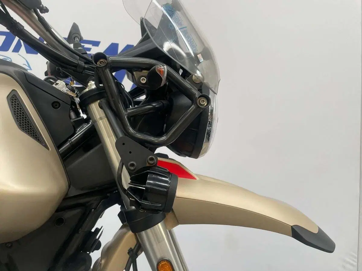 Moto Guzzi V85 TT Travel (2020) (6)