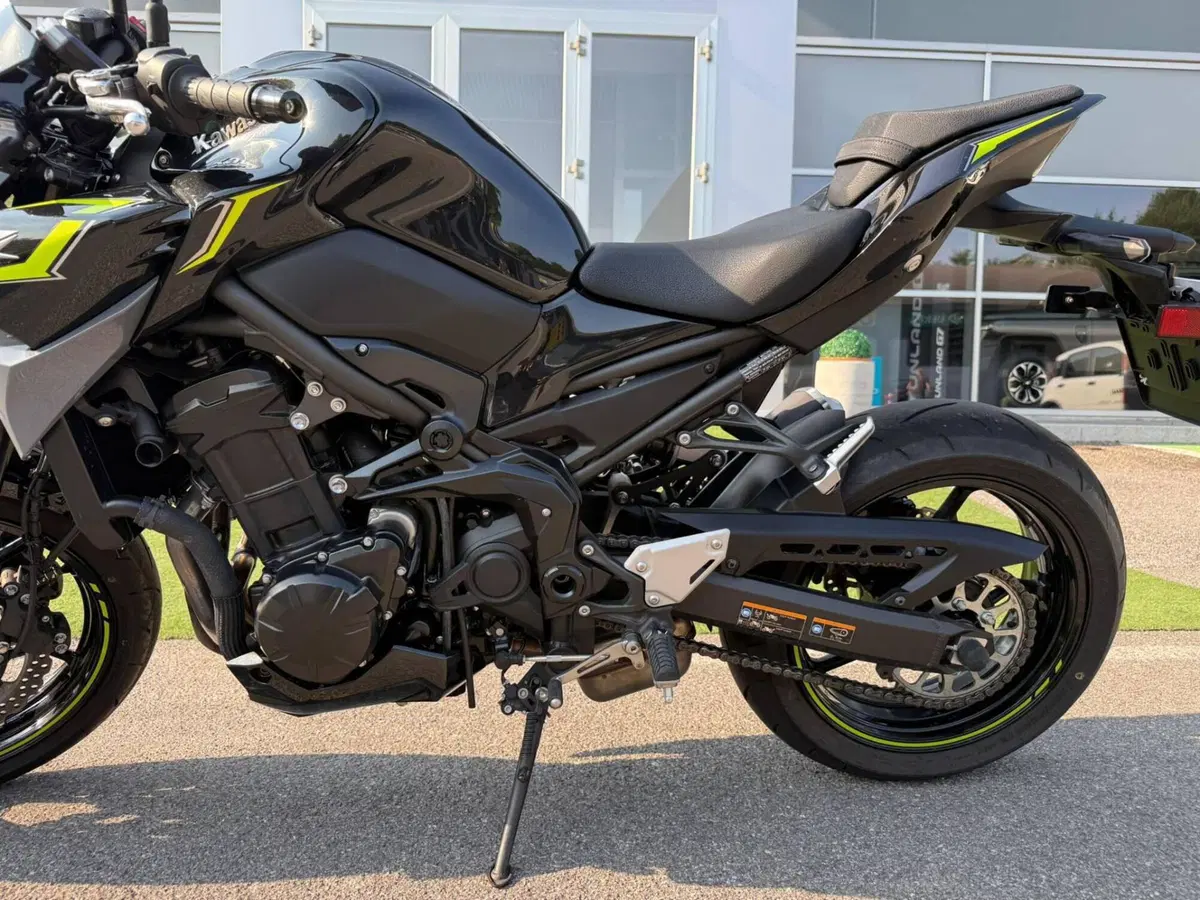 Kawasaki Z 900 (2021 - 24) (12)