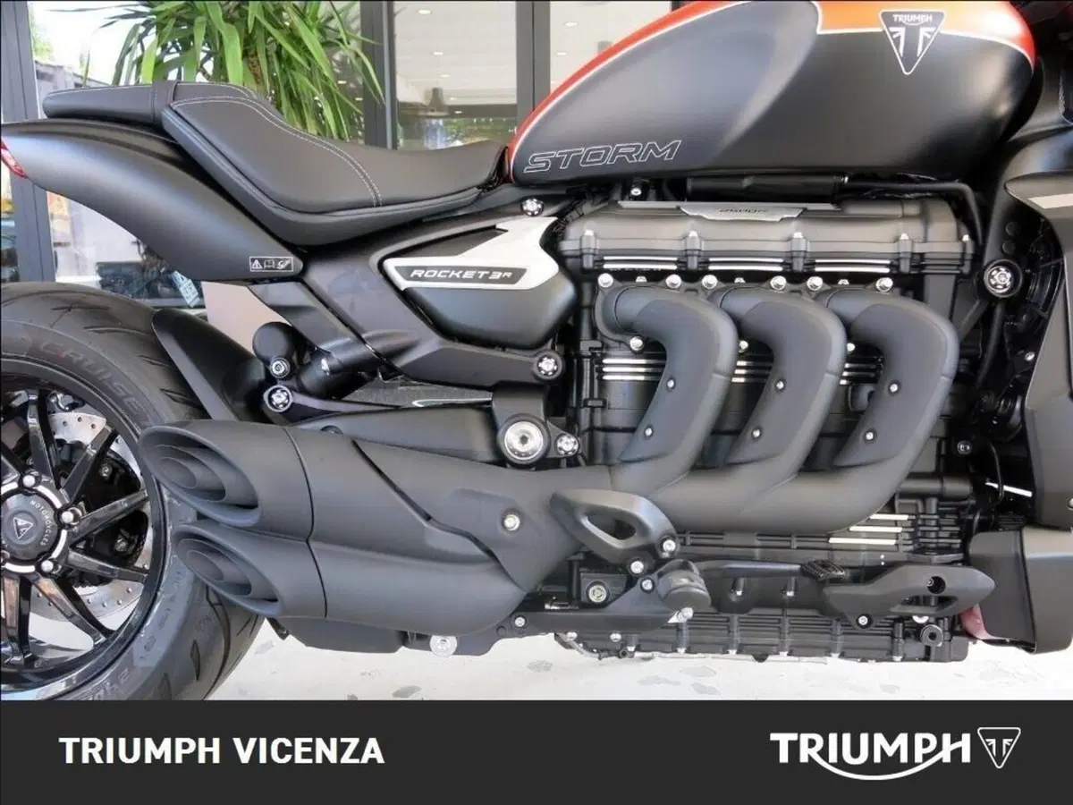 Triumph Rocket 3 Storm R (2024 - 26) (4)