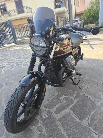 Moto Guzzi V7 Stone Special Edition (2022 - 25) usata