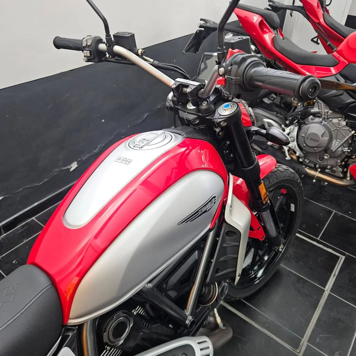Ducati Scrambler 800 Icon (2025 - 26) (4)