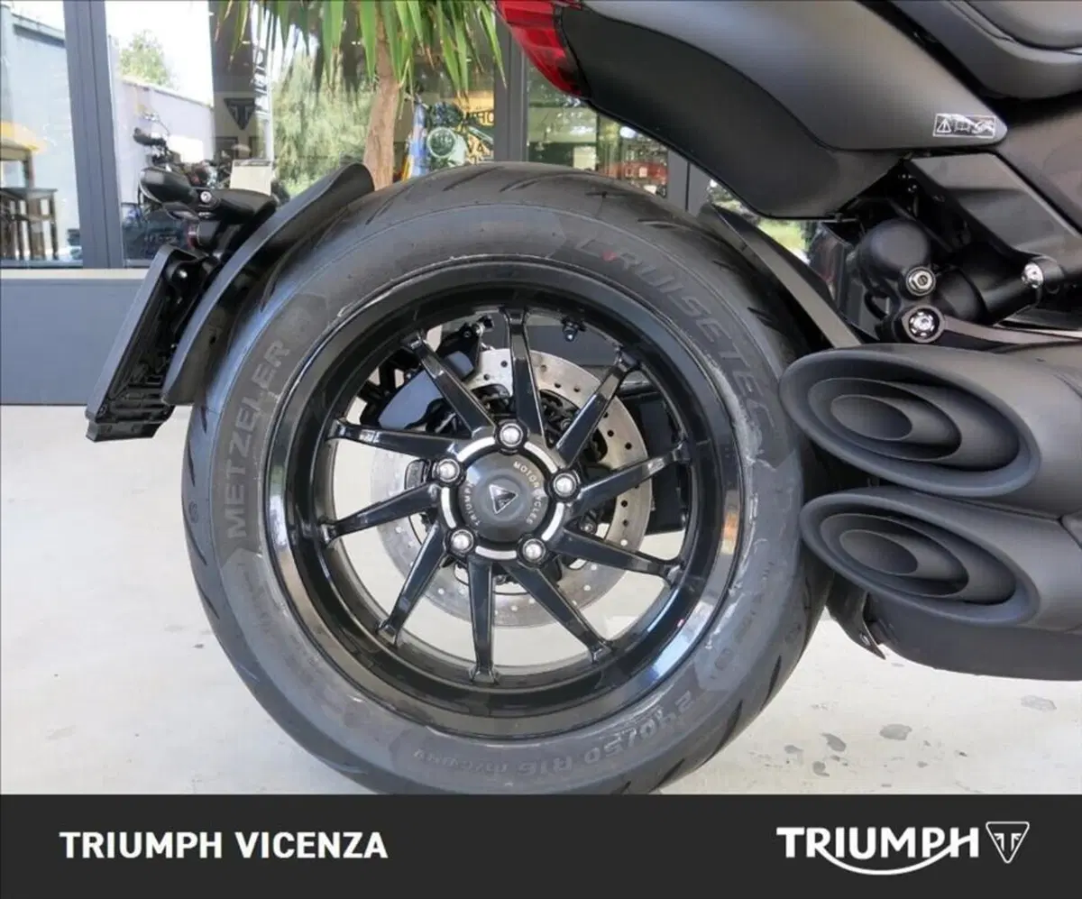 Triumph Rocket 3 Storm R (2024 - 26) (5)