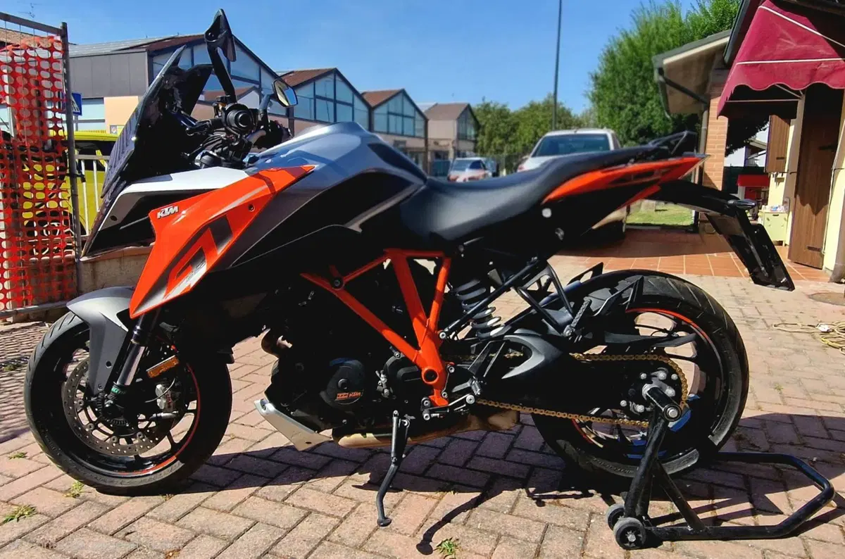 KTM 1290 Super Duke GT ABS (2016 - 18) (4)