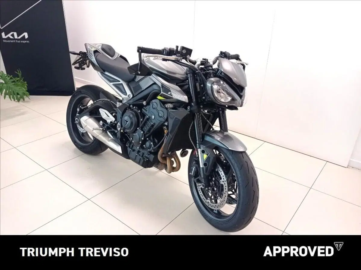 Triumph Street Triple 765 R (2023 - 26) (2)
