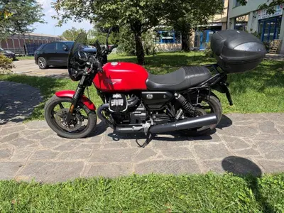 Moto Guzzi V7 Stone (2021 - 24) usata