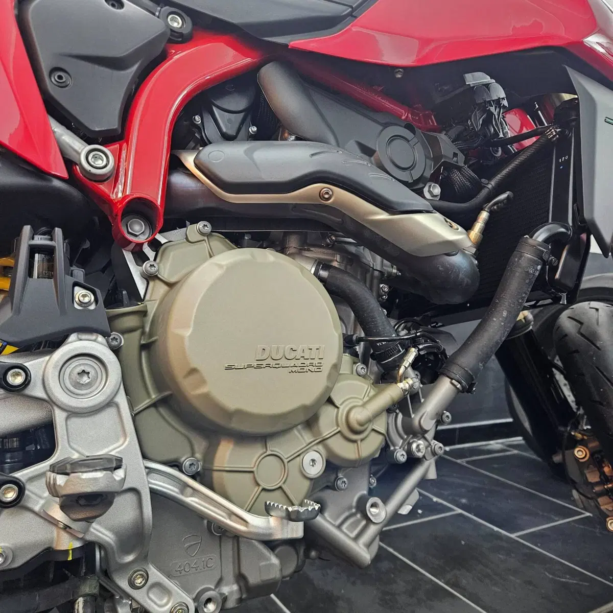 Ducati Hypermotard 698 Mono (2024 - 26) (4)