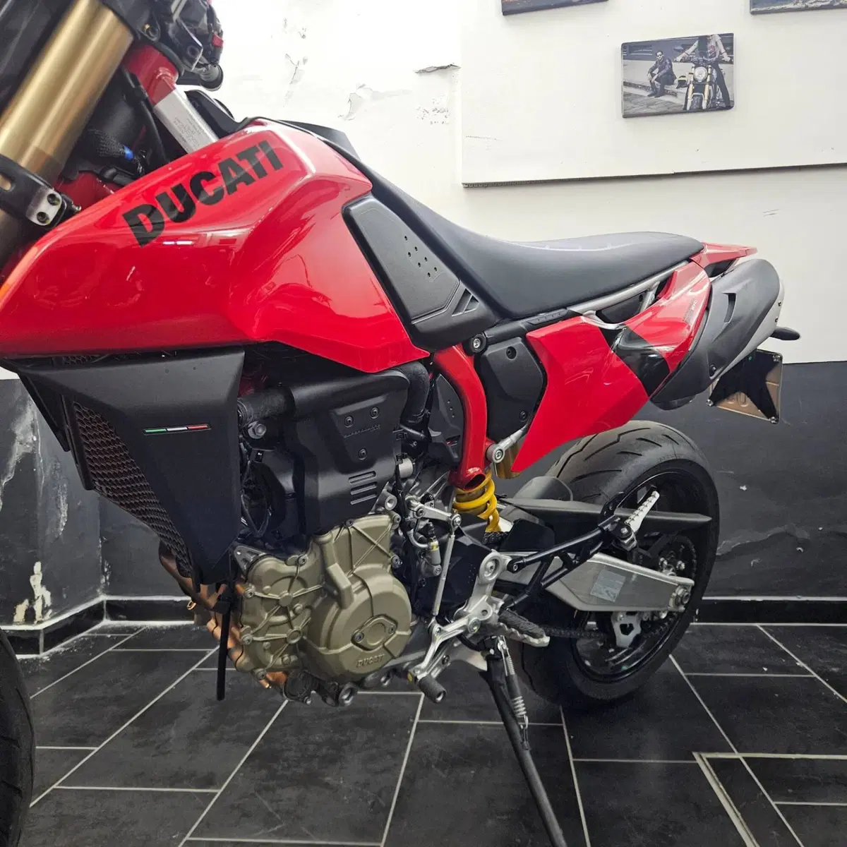 Ducati Hypermotard 698 Mono (2024 - 26) (7)