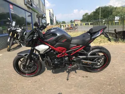 Kawasaki Z 900 (2025 - 26) usata