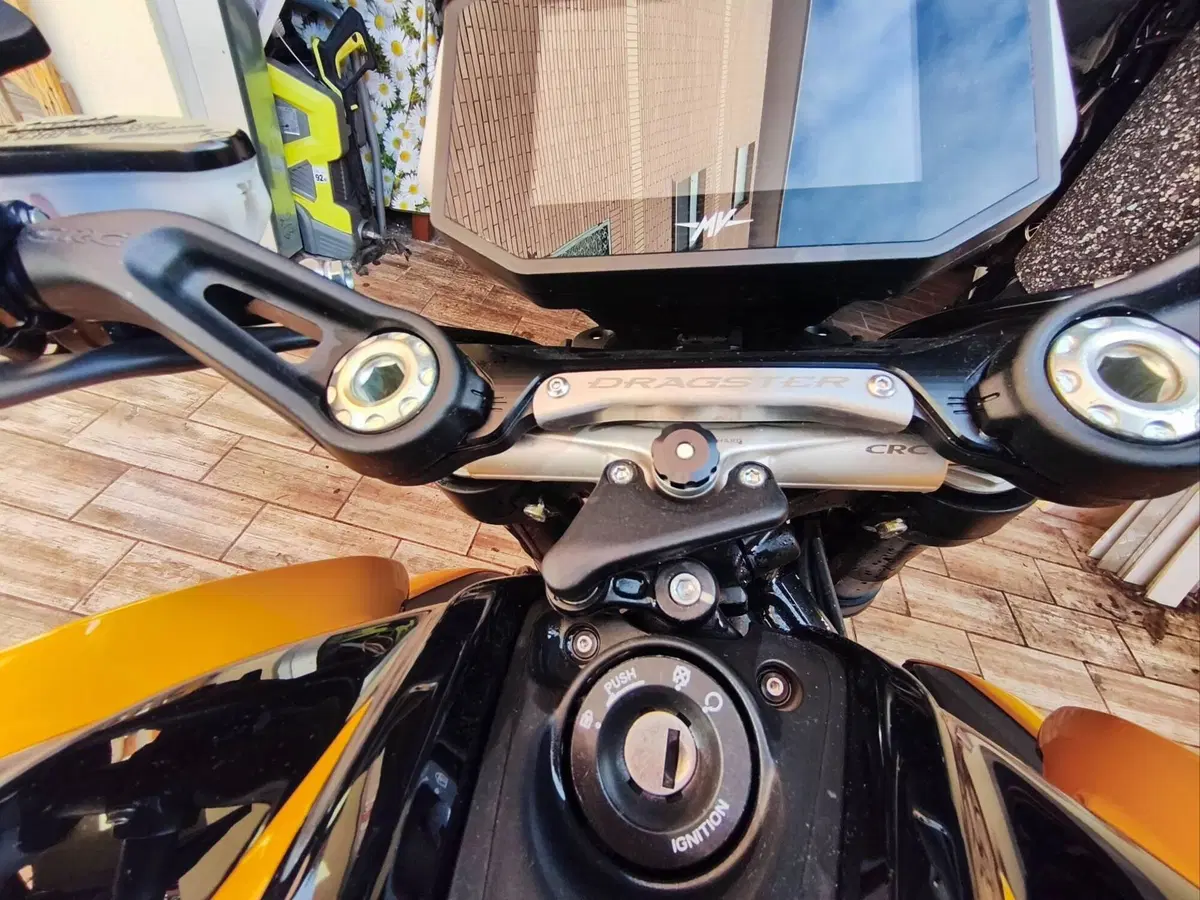 MV Agusta Dragster 800 RR SCS (2021 - 25) (2)