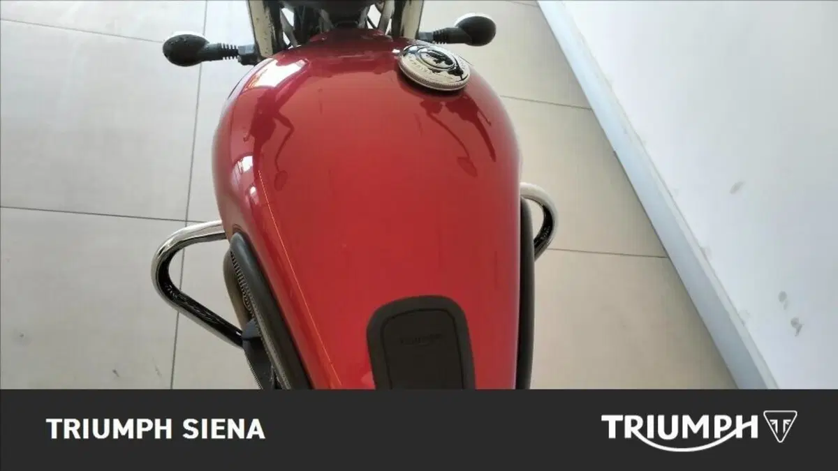 Triumph Street Twin 900 (2016) (8)