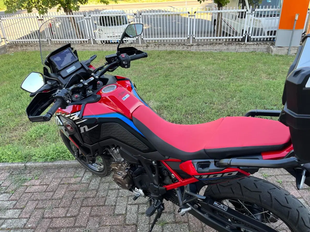 Honda Africa Twin CRF 1100L DCT (2022 - 23) (9)