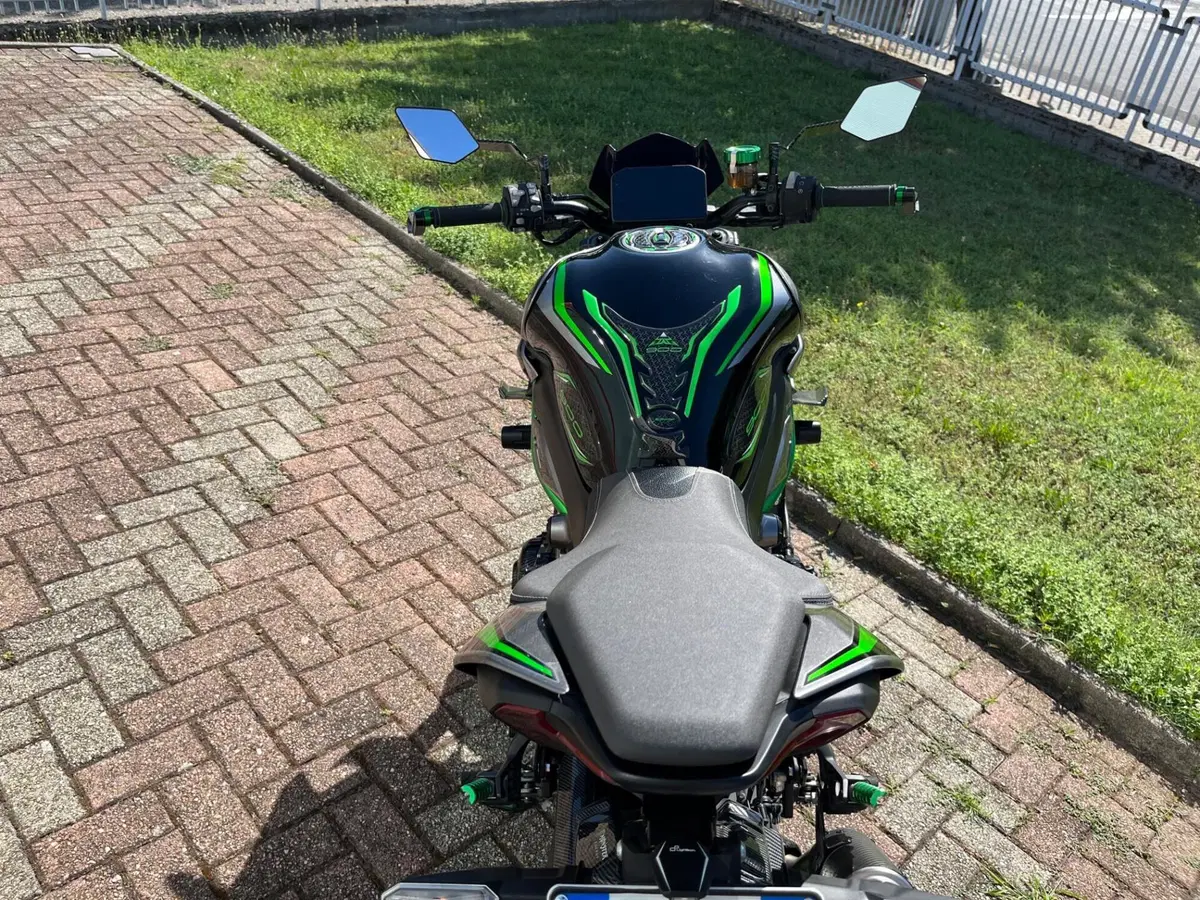 Kawasaki Z 900 SE (2025 - 26) (14)