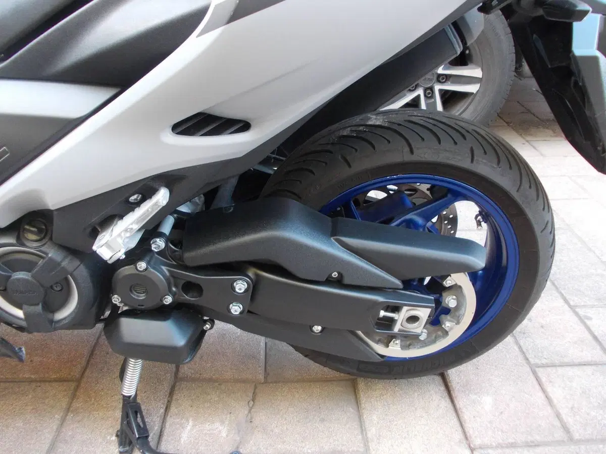 Yamaha T-Max 560 (2020 - 21) (4)
