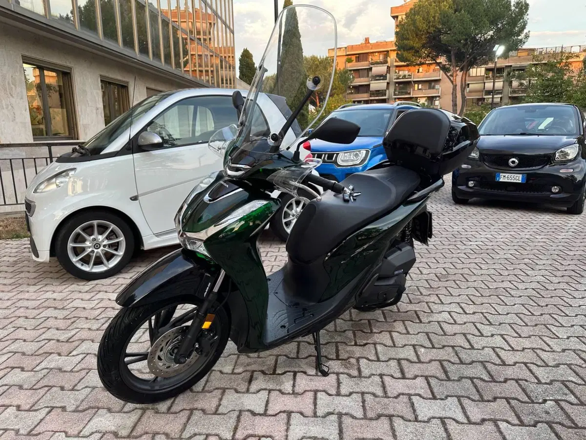 Honda SH 125i Vetro (2024 - 25) (3)