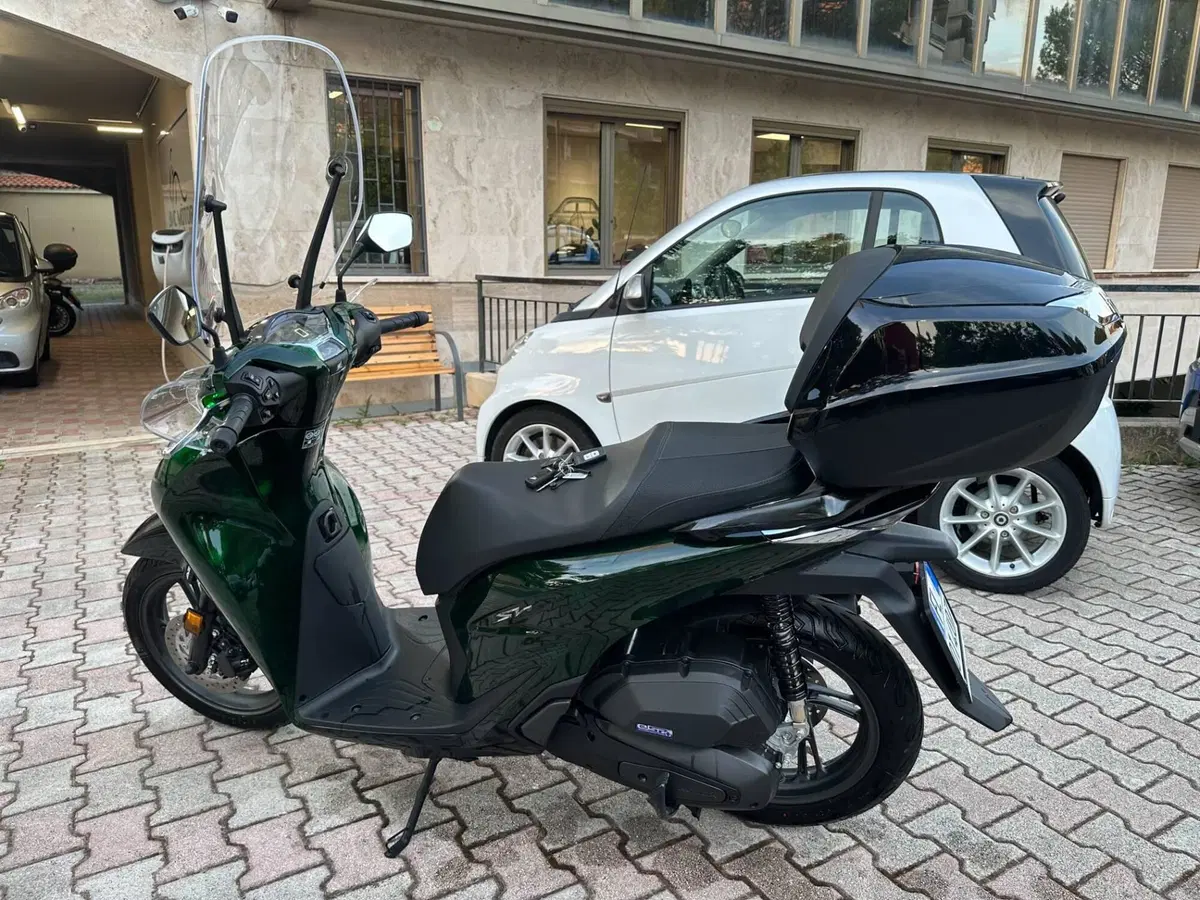 Honda SH 125i Vetro (2024 - 25) (4)