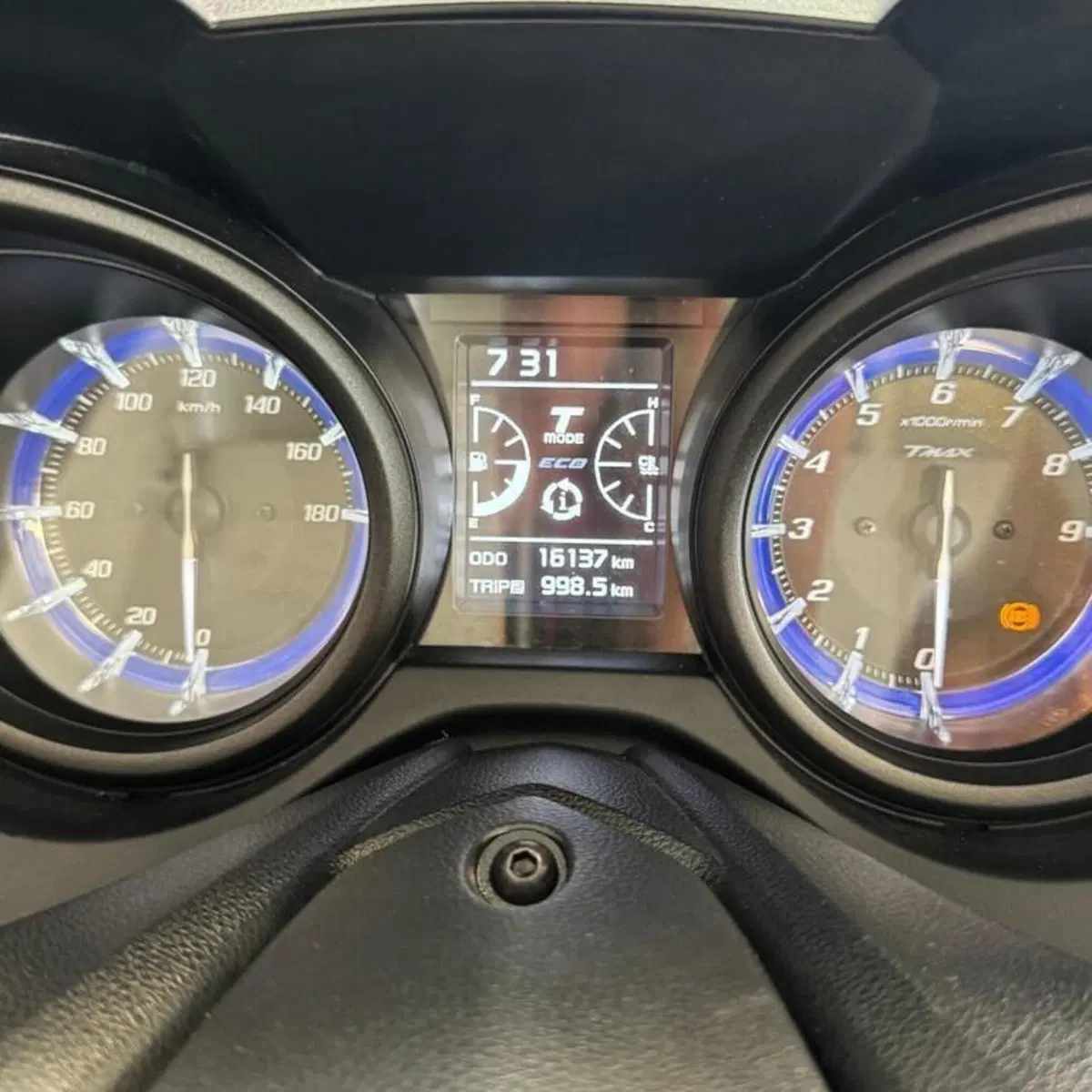 Yamaha T-Max 560 (2020 - 21) (5)
