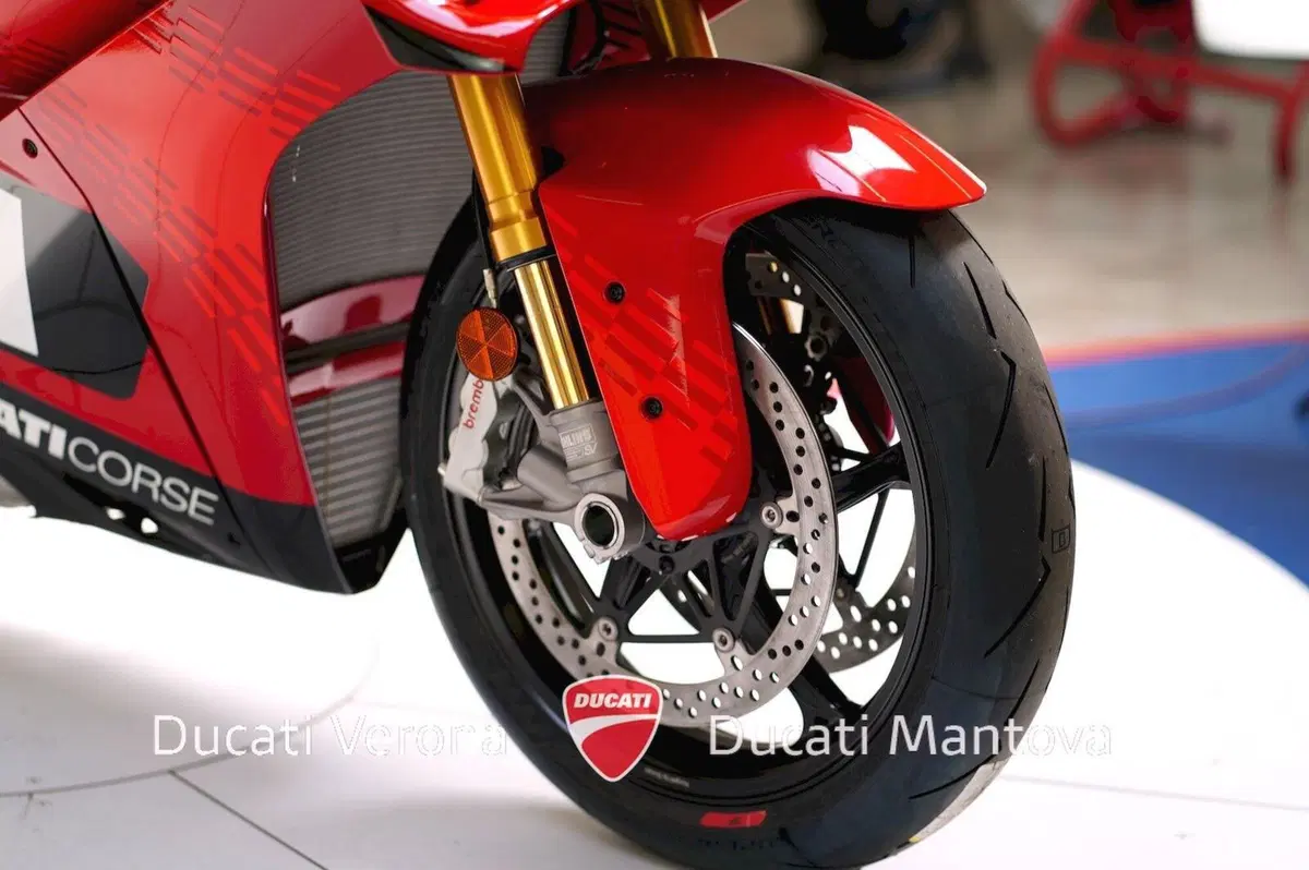 Ducati Panigale V4 S (2025 - 26) (9)