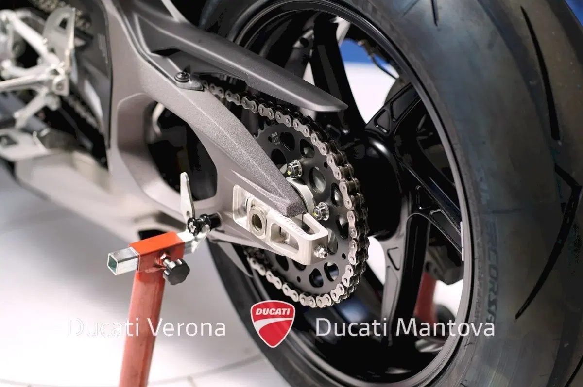 Ducati Panigale V4 S (2025 - 26) (18)