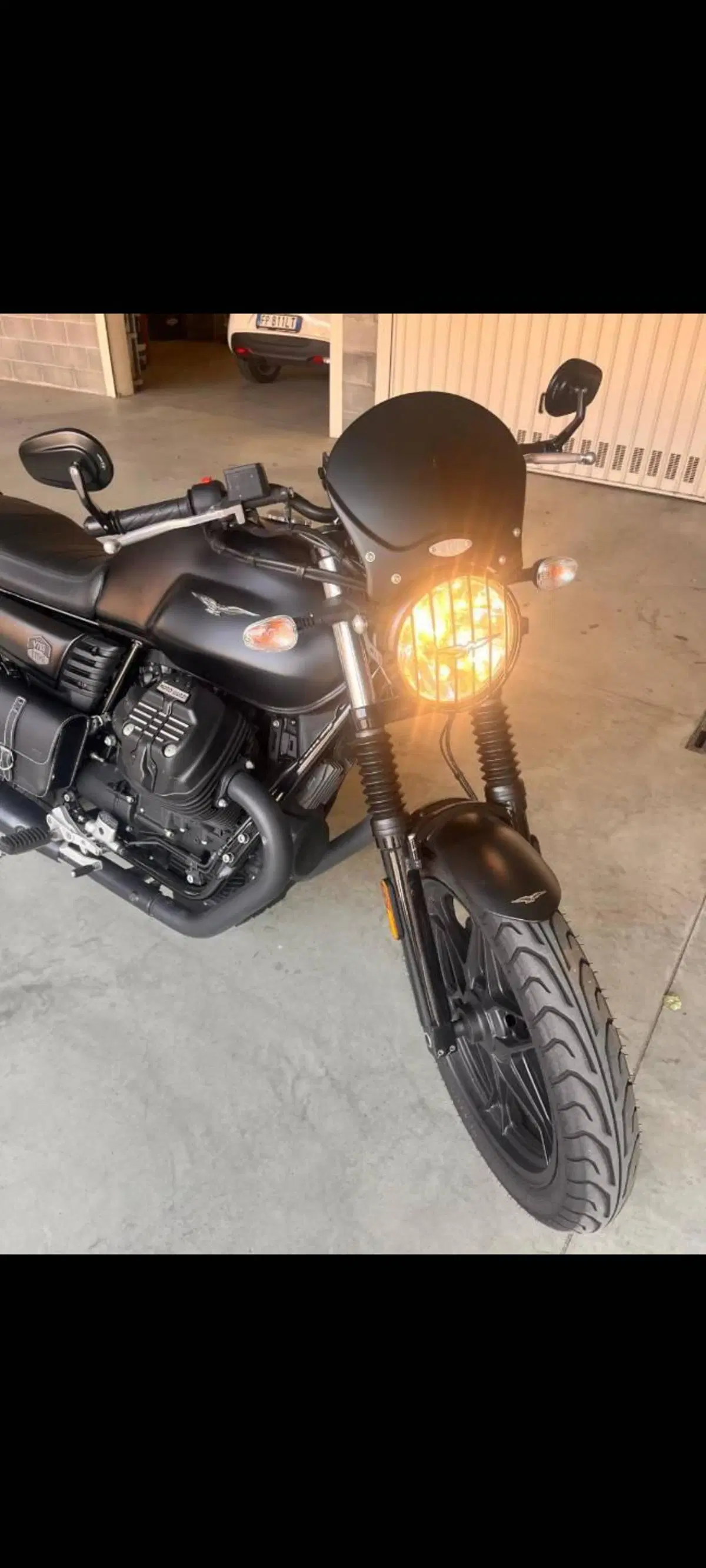 Moto Guzzi V7 III Stone (2017 - 20)