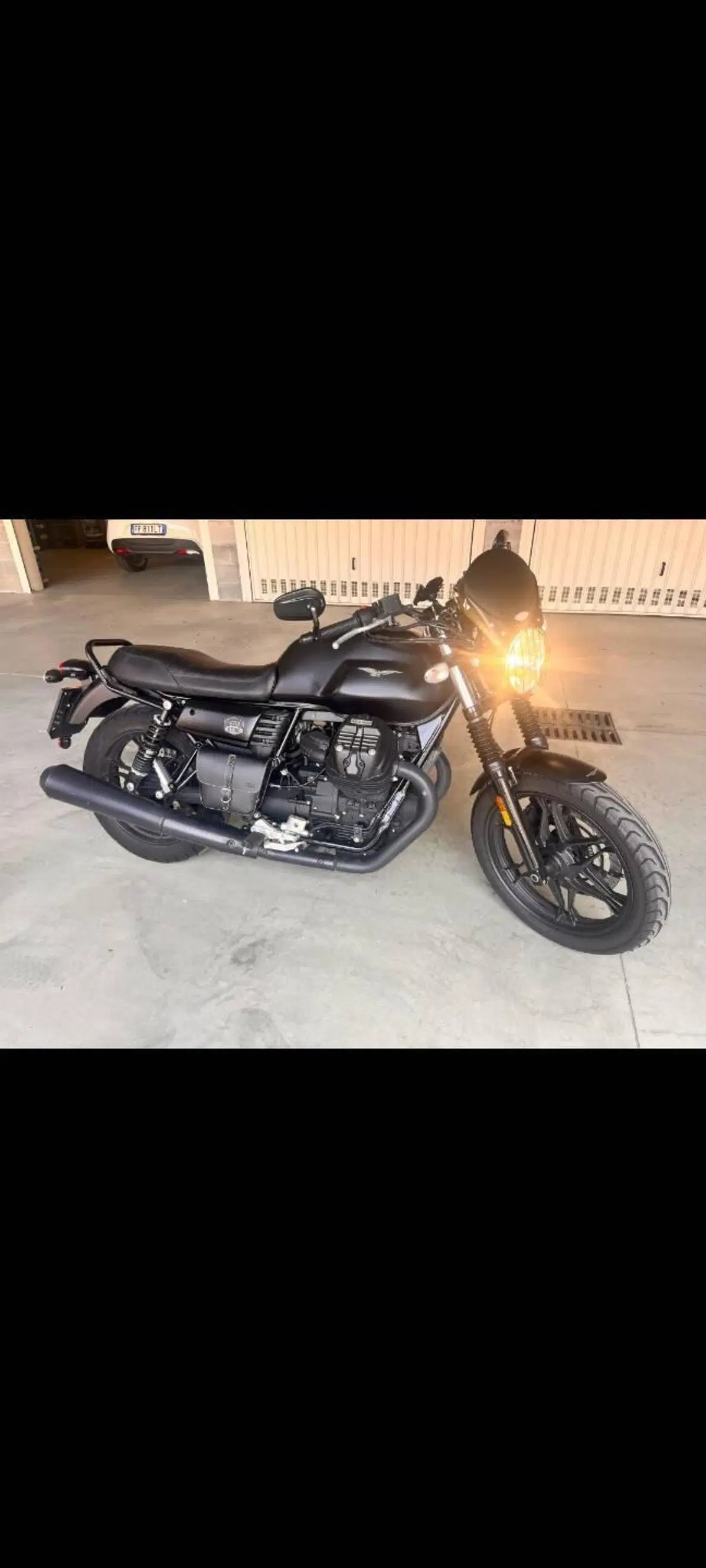 Moto Guzzi V7 III Stone (2017 - 20) (5)