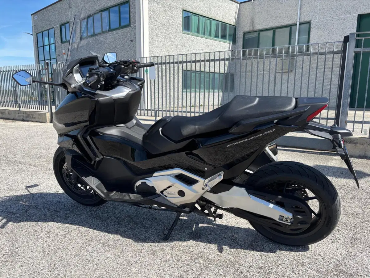Honda Forza 750 DCT (2021 - 24) (3)