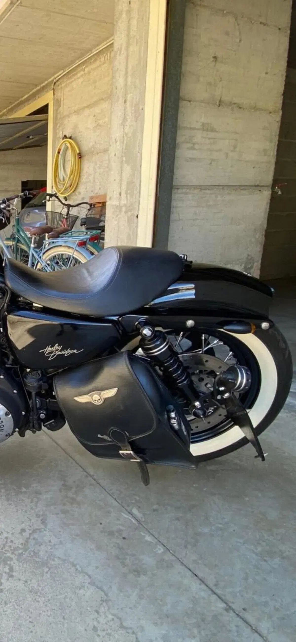 Harley-Davidson 1200 Custom (2007 - 13) - XL 1200C (2)