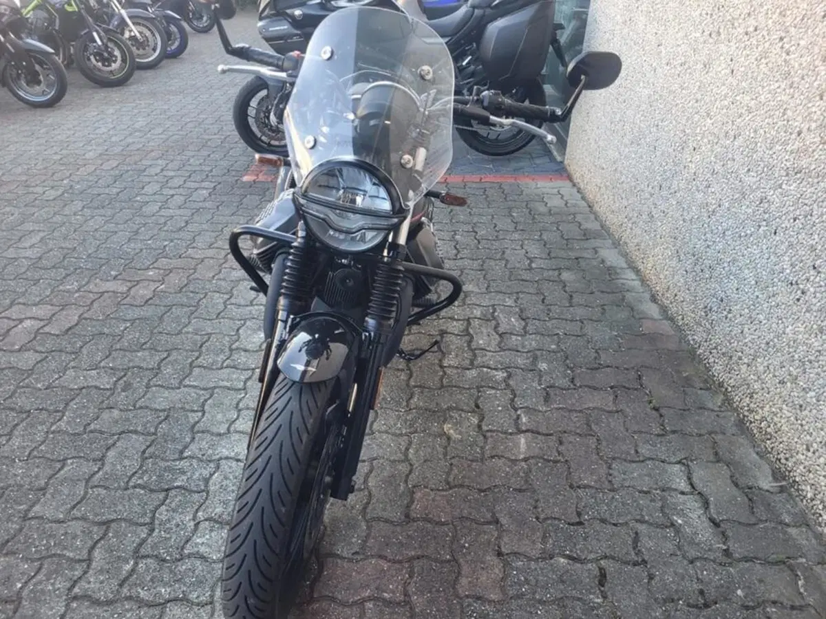 Moto Guzzi V7 Special (2021 - 24) (8)