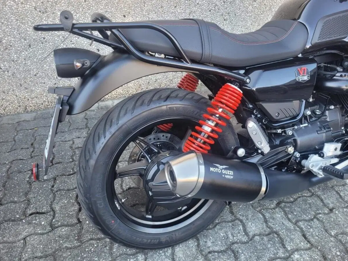 Moto Guzzi V7 Special (2021 - 24) (9)
