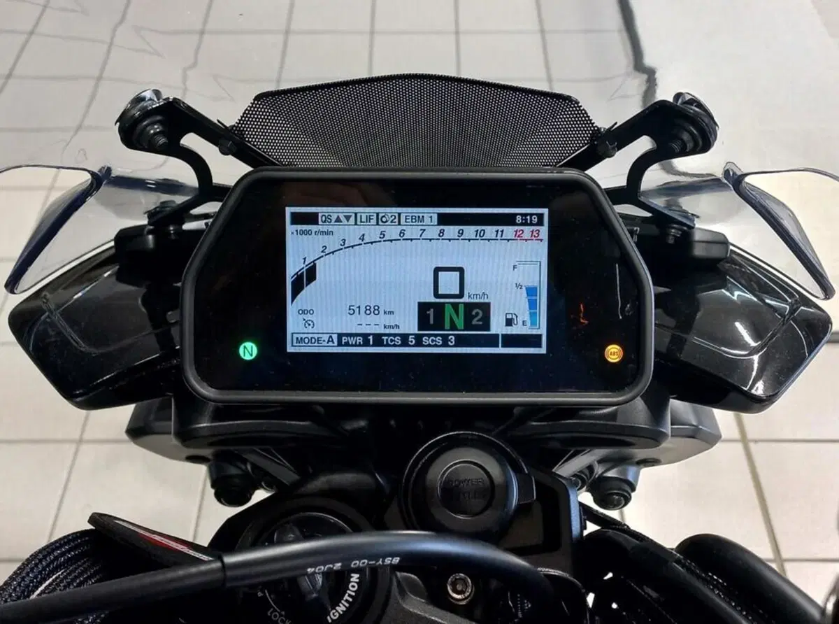 Yamaha MT-10 (2022 - 26) (4)